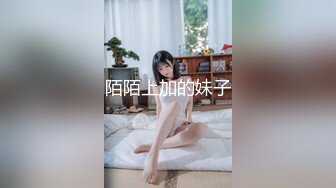  胖哥在家里偷放360摄像头偷拍换上制服妹子在炮椅上干