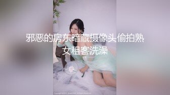 颜值高身材好全程露脸极品学妹跟小哥啪啪给狼友看，乖巧的舔弄大鸡巴让小哥玩着奶子舔着逼，各种姿势抽插