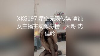 抄底漂亮美女 两个大肥臀穿着卡在屁沟的骚内丁 超性感