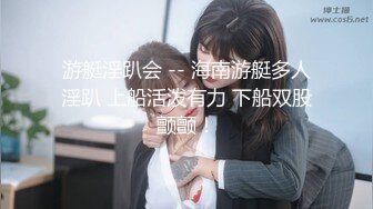 【新片速遞】 穿着浅蓝色轻飘飘百褶裙美女❤️逛街裙子被风吹起内裤全露出发现用手去捂已经晚了