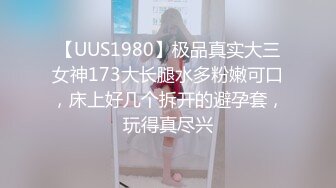  熟女阿姨在家爱爱 被眼镜男无套输出 还是热乎乎的精液射在逼里舒服