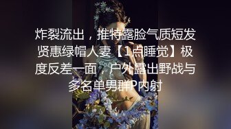  妖艳人妻露脸激情4P伺候三个大鸡巴，肚兜情趣高跟诱惑享受三个大鸡巴的蹂躏爆草